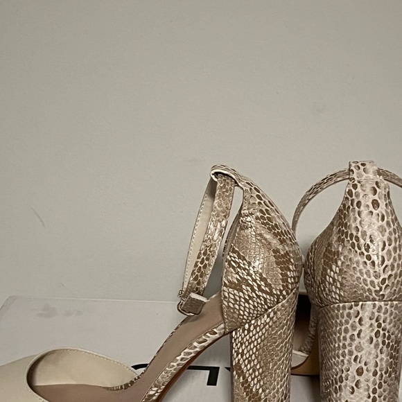Aldo Stacked 3 1/2 in. Leather Heels. Sz 8. Worn twice. Paid $120. $65 OBO - Picture 4 of 5